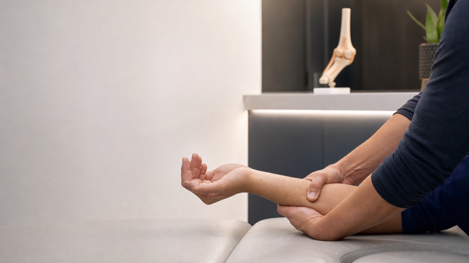Elbow pain treatment in Midtown Manhattan: grip, work, and repetitive strain image